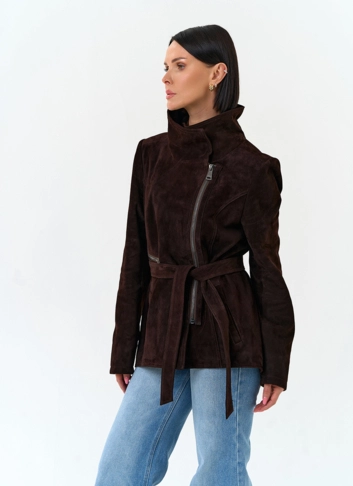 Женская куртка из натуральной замши с поясом