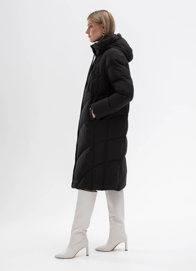 Женский пуховик черного цвета с капюшоном модель № 31115 в рассрочку