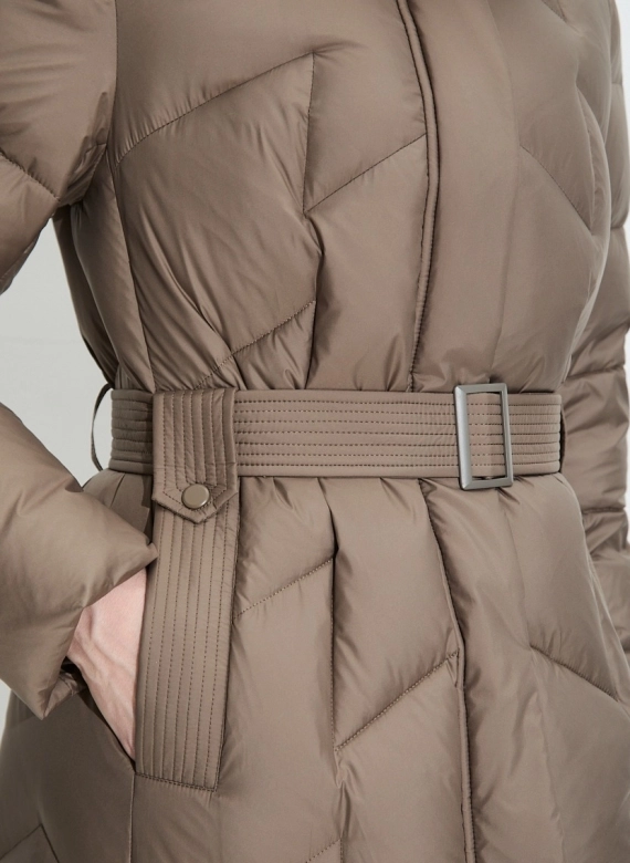 Женский пуховик с капюшоном фото