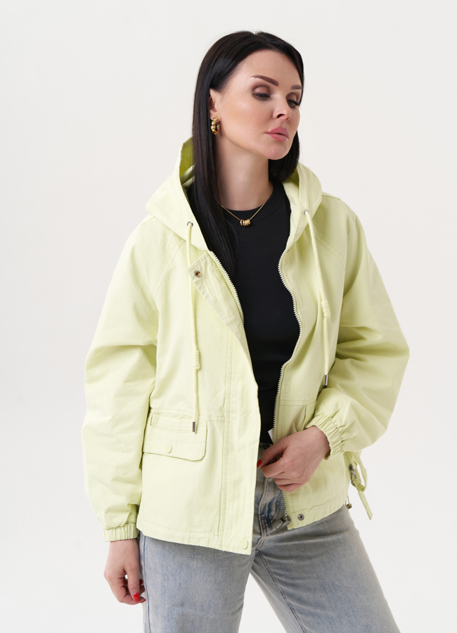 фото Ветровка зеленого цвета с капюшоном модель № 27263