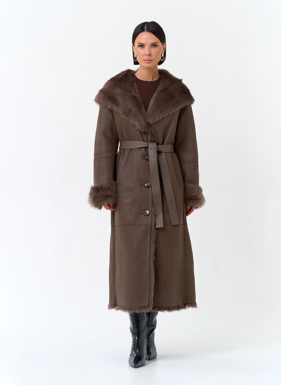 Женская дубленка из натурального меха фото