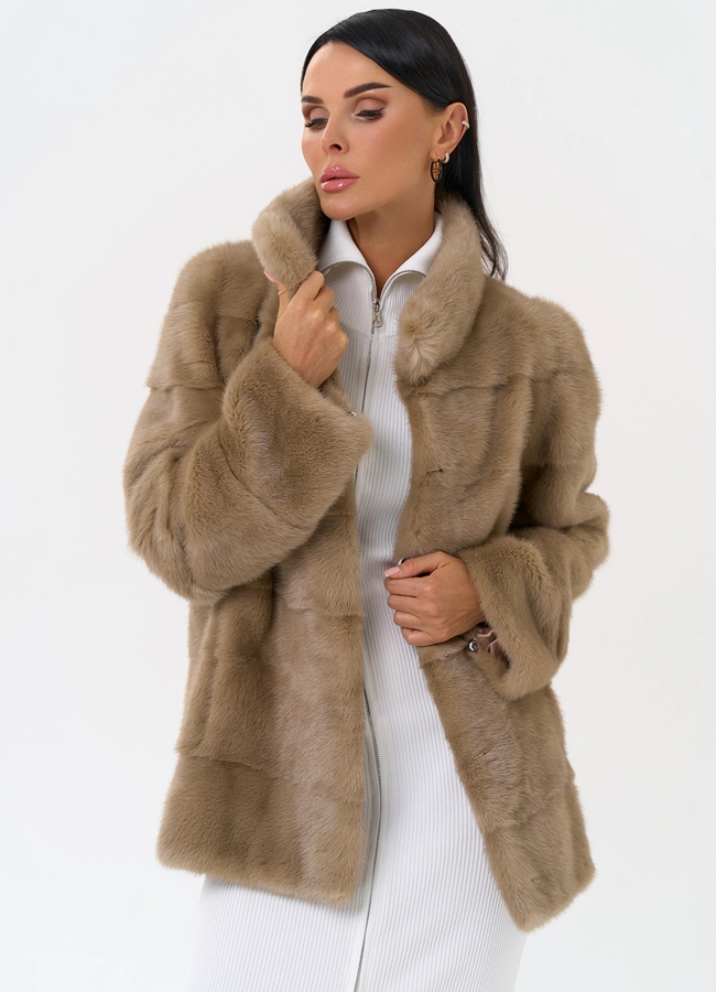 Короткая шуба из норки с воротником стойкой модель № 31329 универмаг малина