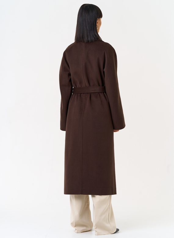 Женское двубортное пальто с поясом