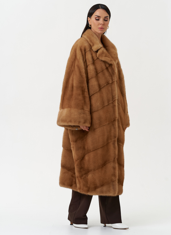 Женская шуба из меха норки с английским воротником