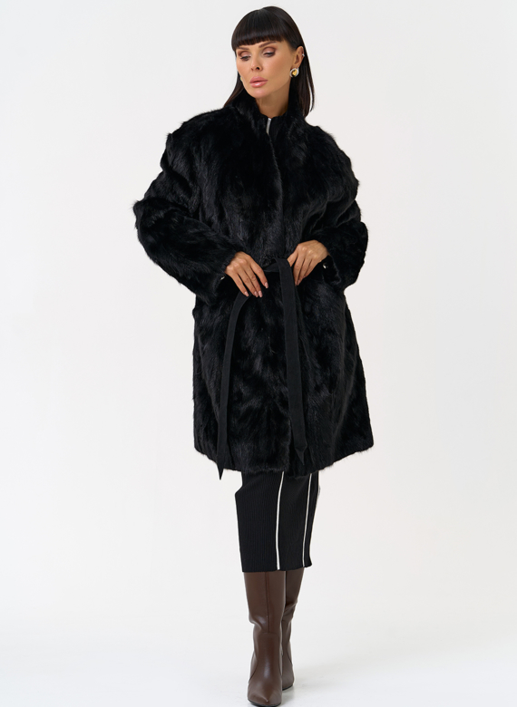 Женская шуба из меха норки в черном цвете